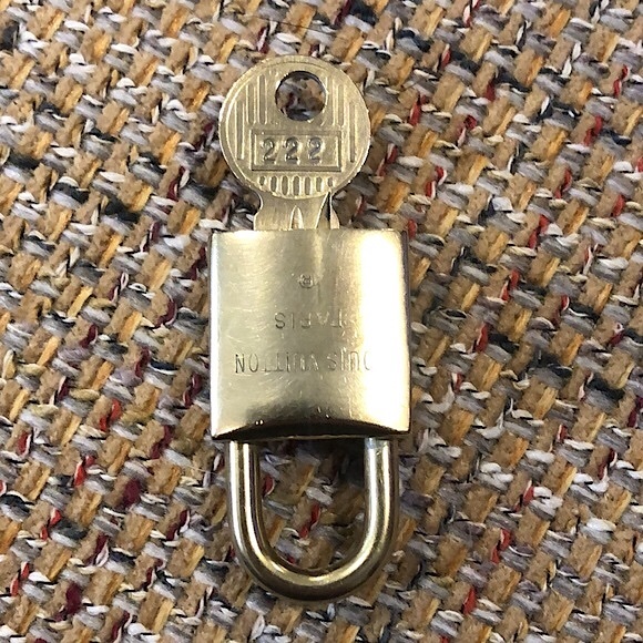Vintage LV Louis Vuitton Padlock Lock & Key 222 Angel Number - Picture 6 of 10